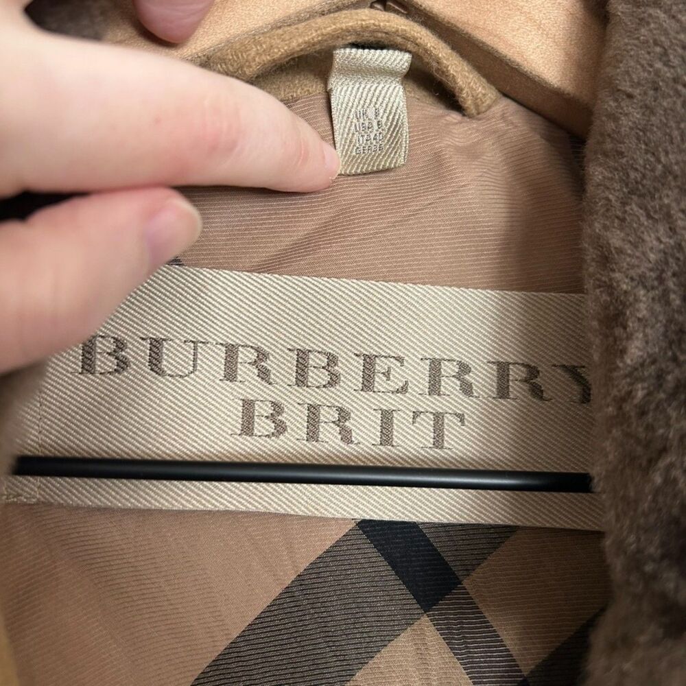 Burberry Camel Wool Coat Trench with Removable Collar and Belt - Picture 5 of 13